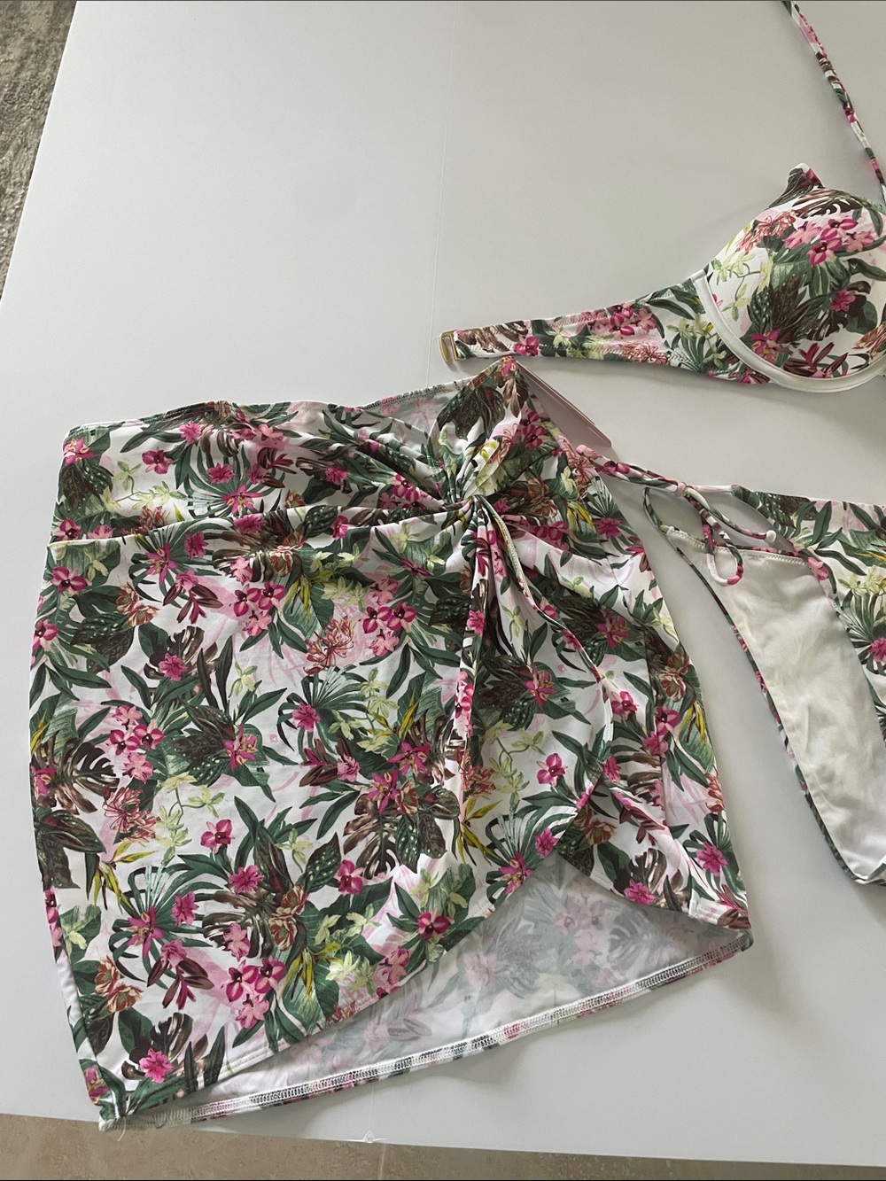 Victoria's Secret Bombshell Floral Pink Green White Bikini Set with Sarong - Picture 4 of 7